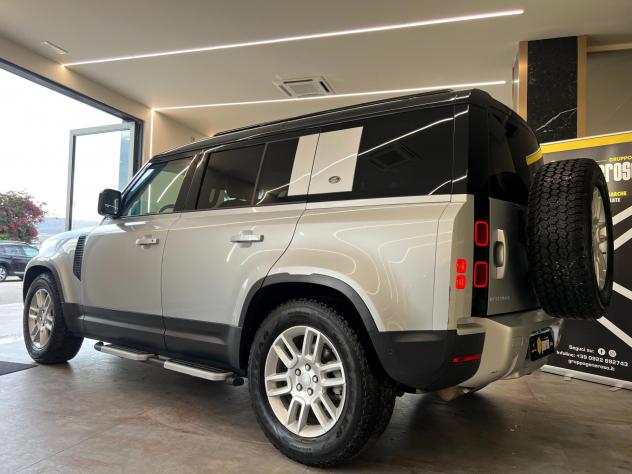 Land Rover Defender 110 3.0D I6 200 CV AWD Auto SE - Foto 5