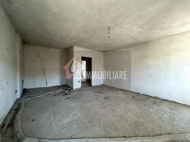 Versatilità e spazio nel cuore del paese - Foto 13