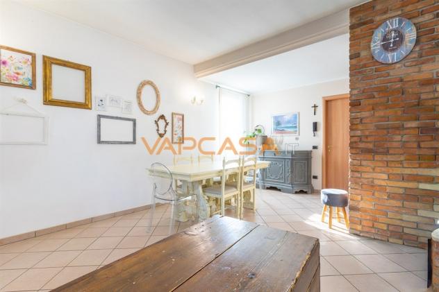 VILLA SINGOLA CON GIARDINO PRIVATO E POSSIBILITÀ PISCINA – CIVIDATE AL PIANO - Foto 8