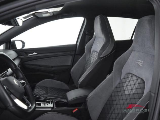 VOLKSWAGEN Golf 2.0 tdi R-Line 150cv dsg rif. 23265566 - Foto 9