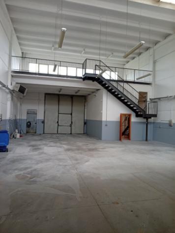 Immobile di 299 m² con 1 locale in affitto a Carpi - Foto 2