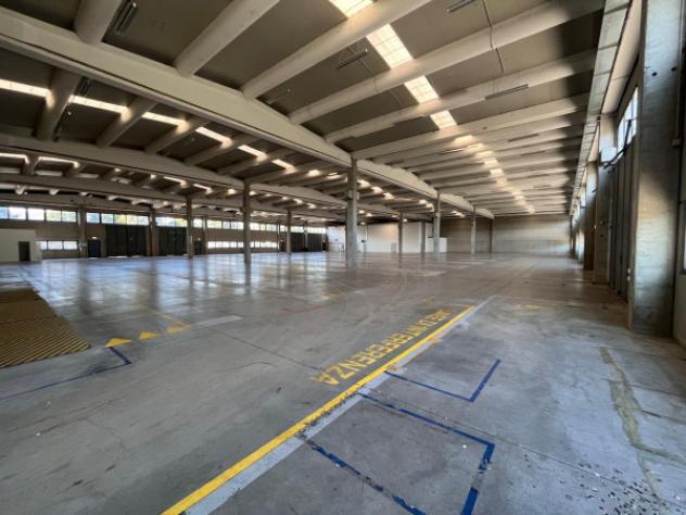 Immobile di 5850 m² con 5 locali in affitto a Montichiari - Foto 2