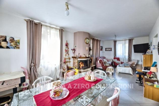Casa indipendente di 250 m² con 4 locali in vendita a Dumenza - Foto 3