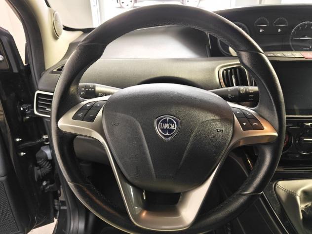 Lancia Ypsilon 1.0 FireFly 70cv Hybrid Gold - Foto 9