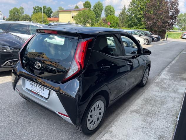 Toyota Aygo Connect 1.0 VVT-i 72CV 5 porte x-business - Foto 7