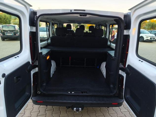 OPEL Vivaro 9 Posti Passo lungo + Gancio Traino - Foto 7