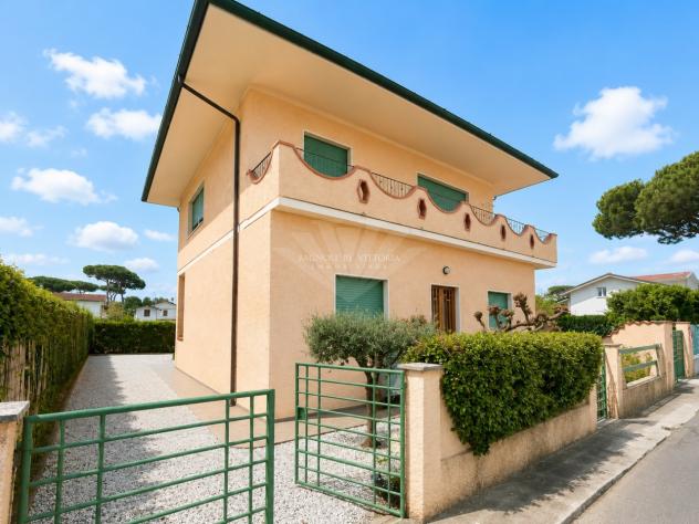 APPARTAMENTO di 5 vani e di 85 mq (PIETRASANTA - Tonfano) rif. 488/V - Foto 7