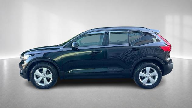 Volvo XC40 T2 automatico Momentum Core - Foto 3