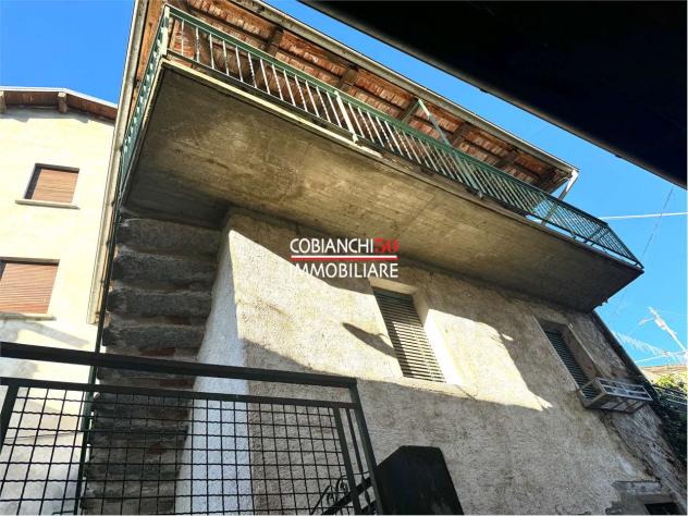 V000690 - UNGIASCA, CASA DA RISTRUTTURARE CON GIARDINO - Foto 7