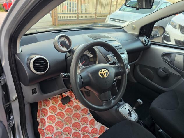 Toyota Aygo 1.0 12V VVT-i 5 porte Sol Connect MMT - Foto 8