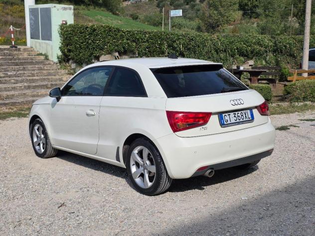 AUDI A1 1.6 TDI 70KW OK NEOPATENTATI - Foto 4
