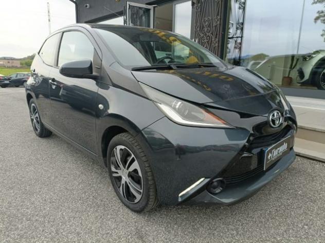 TOYOTA Aygo 1.0 VVT-i 69 CV 5 porte x-cool rif. 24179644 - Foto 2
