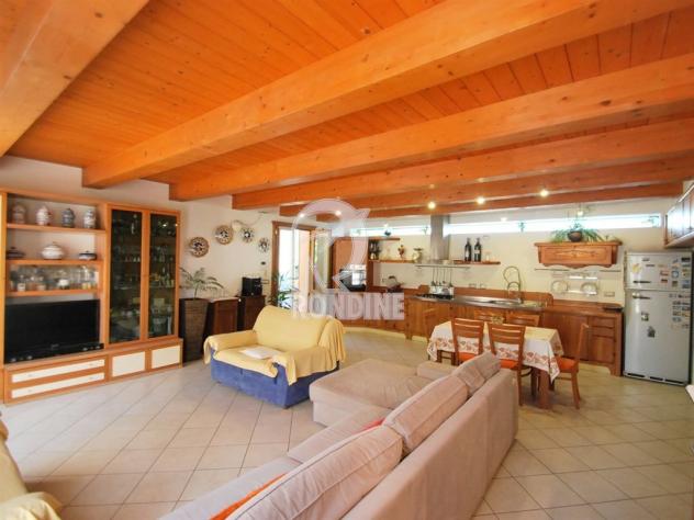 Splendida villa indipendente con giardino di 1.500 mq. - Foto 8