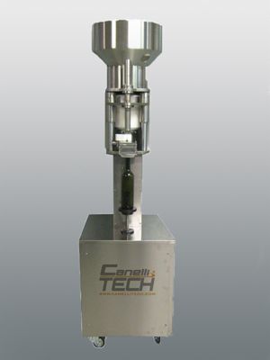 Tappatore semiautomatico per tappi in sughero