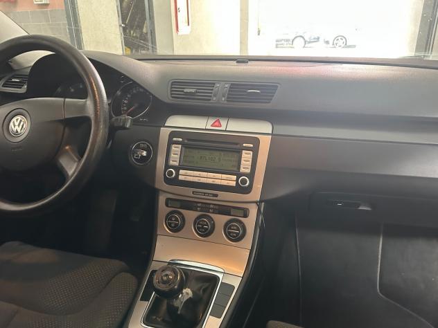 Volkswagen Passat 1.9 TDI/105CV Var. Comfortline adatta a neopatentati - Foto 6