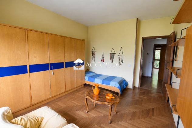 CASA INDIPENDENTE di 10 vani e di 300 mq (MONTEBELLUNA) rif. PE15 - Foto 10