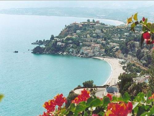 SOVERATO confinante MONTEPAONE LIDO - BAIA DI NAUSICAA