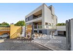 Villa di 240 m² con 4 locali e box auto in vendita a Sassari [rif. DV-14244]