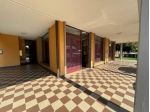 C037. CARPI. NEGOZIO RISTRUTTURATO CON SEI VETRINE