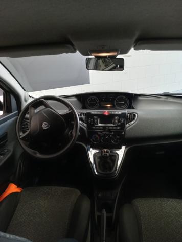 Lancia Ypsilon 1.2 69 CV 5 porte S&S Gold - Foto 5
