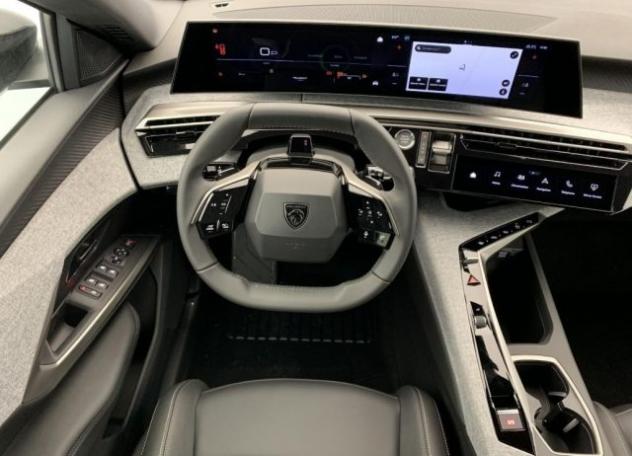 PEUGEOT 5008 Hybrid 145 e-DCS6 Allure + Pack Navi rif. 24140108 - Foto 6