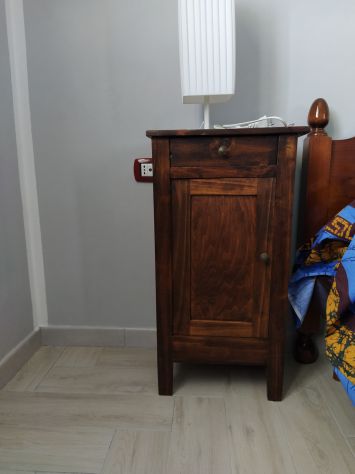 ANTICHI COMODINI IN LEGNO