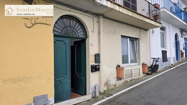 StudioMusco vende a Capri, su via Marina Grande, appartamento su due livelli. - Foto 3