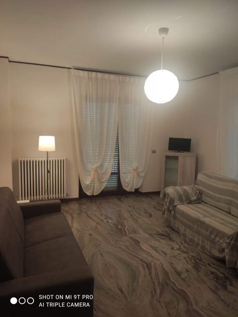 Affittasi ampio appartamento arredato di 140 mq per studenti o lavoratori fuori - Foto 3