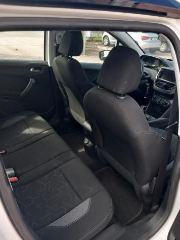 Peugeot 2008 PureTech 82 Allure - Foto 9