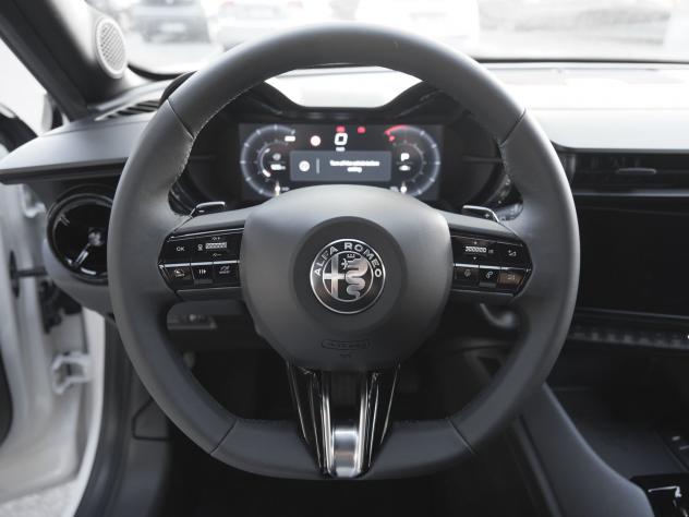 Alfa Romeo Junior Junior 1.2 145 CV Hybrid eDCT6 - Foto 6