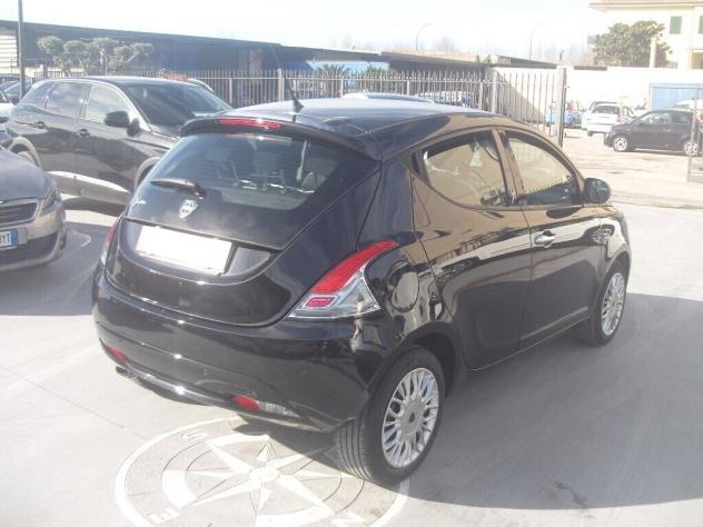 Lancia Ypsilon 1.2 69 CV Gold - 2016 - Foto 5