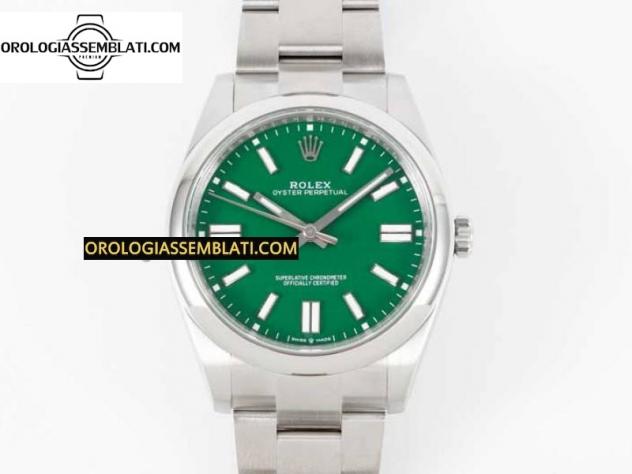 Rolex Replica OYSTER PERPETUAL 41MM 124300 1:1 BEST EDITION ACCIAIO 904L QUADRANTE VERDE SU BRACCIALE SS 3230