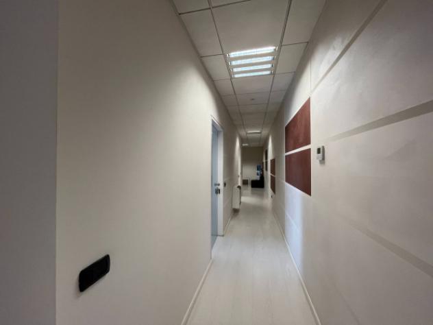 Immobile di 1600 m² con più di 5 locali in vendita a Brescia - Foto 4