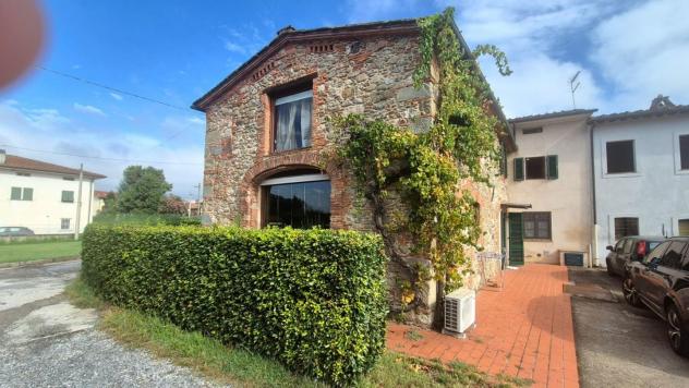Rustico in vendita a Marlia - Capannori 180 mq Rif: 1444818