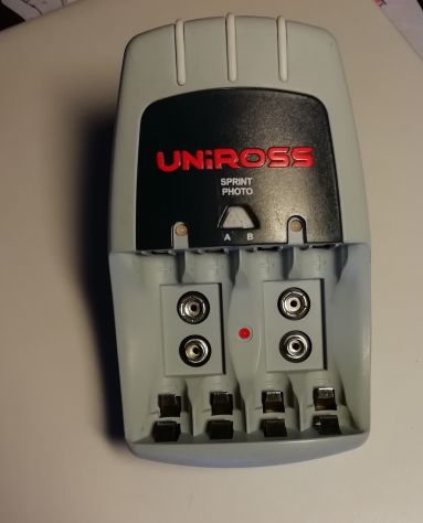 Caricatore Uniross Sprint Photo per pile AA - AAA e 9V ricaricabili Ni-Cd Ni-MH