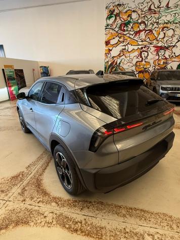 Alfa Romeo Junior 1.2 136 CV Hybrid eDCT6 - Foto 6