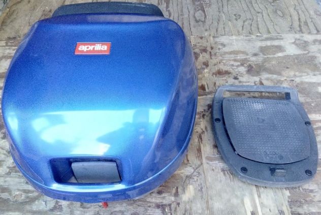 BAULETTO GIVI L. 30 CON SCHIENALE per APRILIA LEONARDO 125-150-200 usato