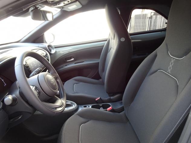 Toyota Aygo X 1.5 HYBRID 115 Icon CVT - Foto 7