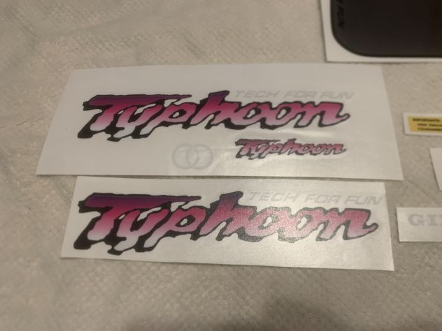 gilera thypoon adesivi neri e viola - Foto 4