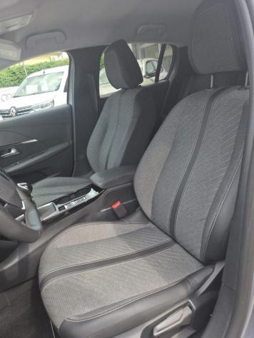 PEUGEOT 208 Allure 100cv 5p. - 2025 - Foto 9