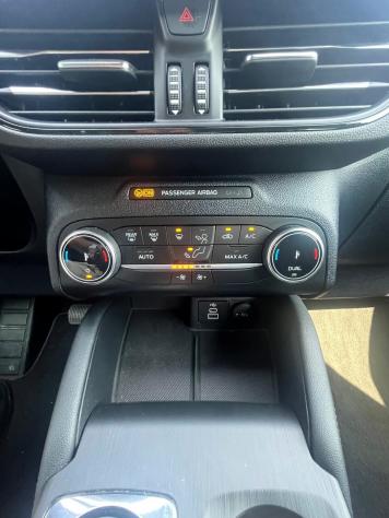 Ford Kuga 2.0 EcoBlue 120 CV aut. 2WD ST-L.Design - Foto 6