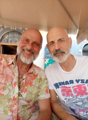 Massaggio a 4 mani per uomini Tel:3888270977