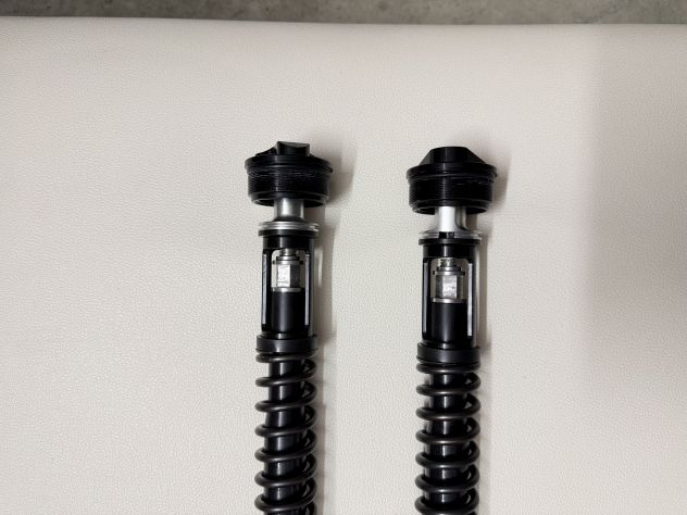 CARTUCCE PRESSURIZZATE BITUBO PER YAMAHA R1 e R1M - Foto 3