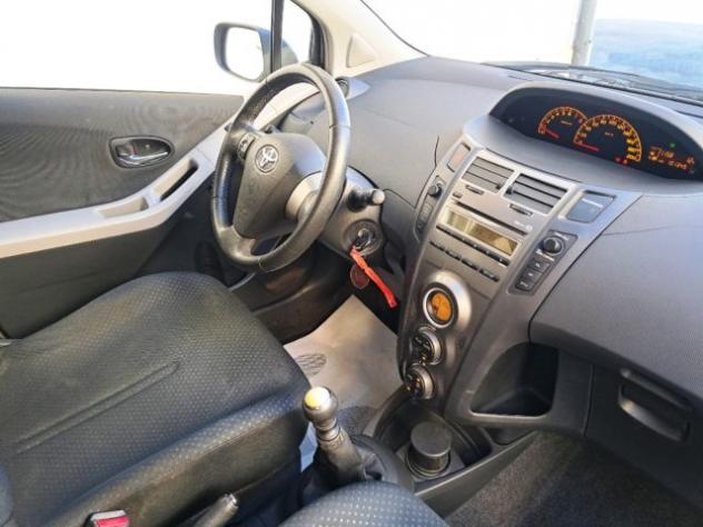 TOYOTA Yaris 1.3 5 porte Sol rif. 23719367 - Foto 6