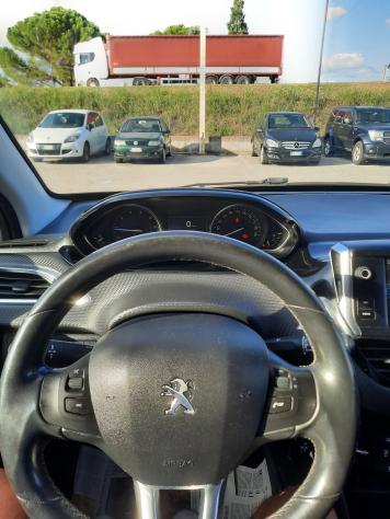 Peugeot 2008 PureTech 82 Allure - Foto 10
