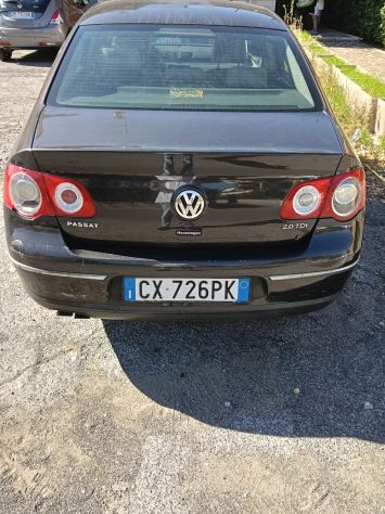 Volkswagen Passat Berlina - Foto 3