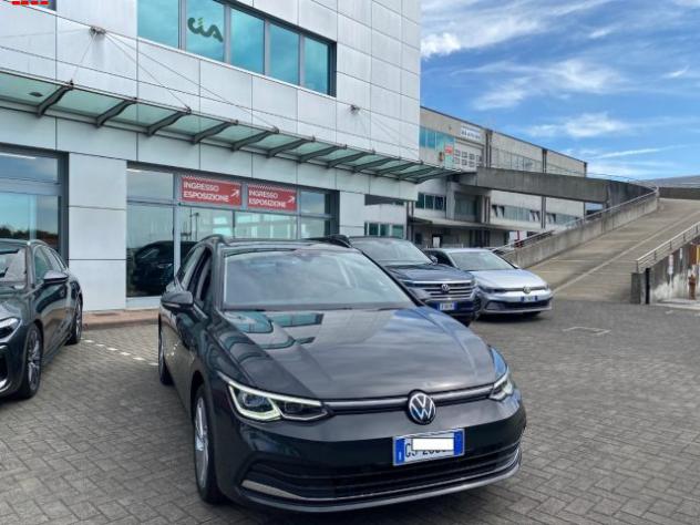 VOLKSWAGEN Golf Variant 2.0 TDI 150 CV DSG SCR Style rif. 24063221 - Foto 3