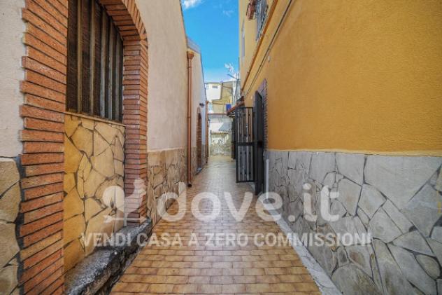 Casa indipendente di 187 m² con 4 locali e box auto in vendita a Catania - Foto 5