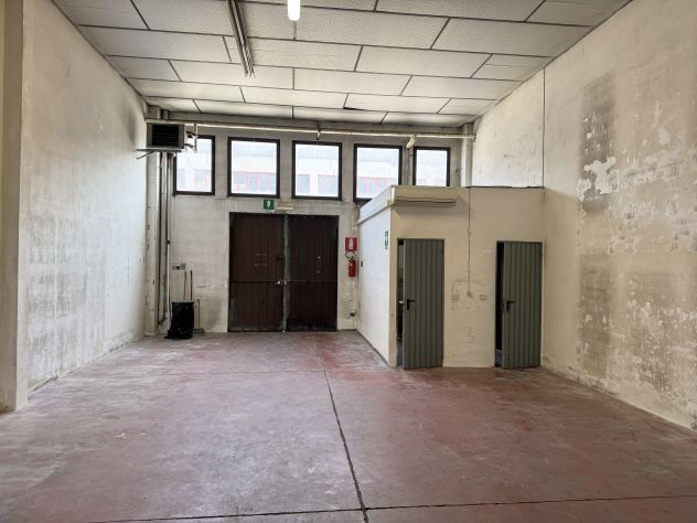 Affittasi capannone 250 mq compreso ufficio e 2 bagni - Foto 2