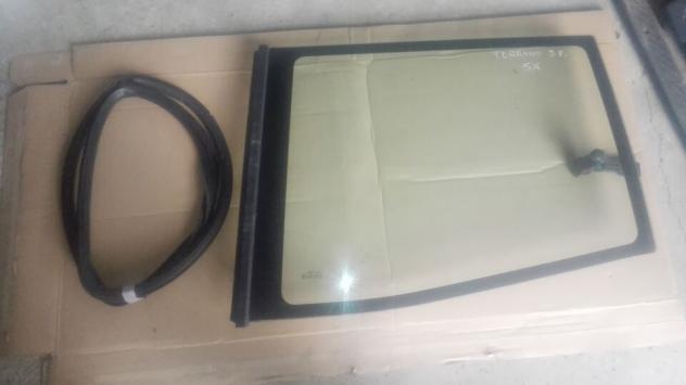 Vetro Posteriore Compasso Sinistro e Guarnizione Terrano II 3P